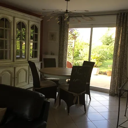 Chez Armelle ベッド・アンド・ブレックファスト Savigné-l'Évêque